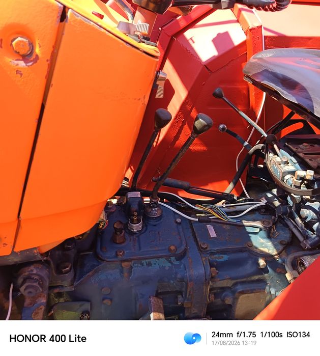 Vând UTB 445 cu încărcător frontal sau schimb cu  tractor mai mare..