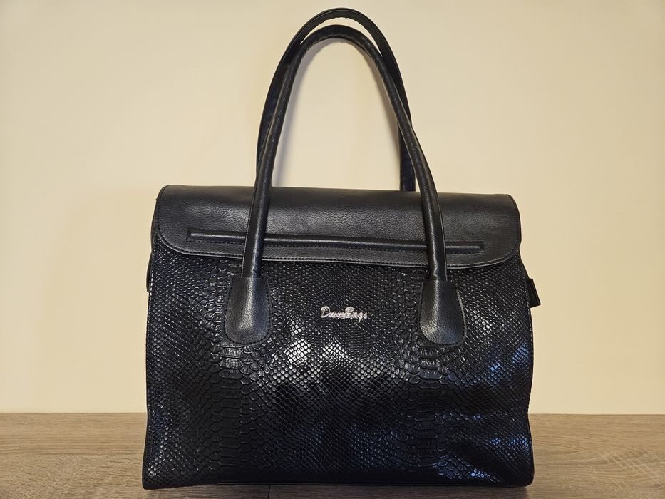 Черна кожена чанта