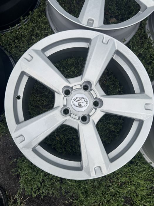 Диски на 17 5/114,3