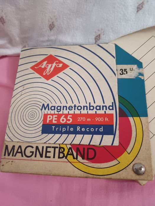 Benzi magnetofon cu cutie