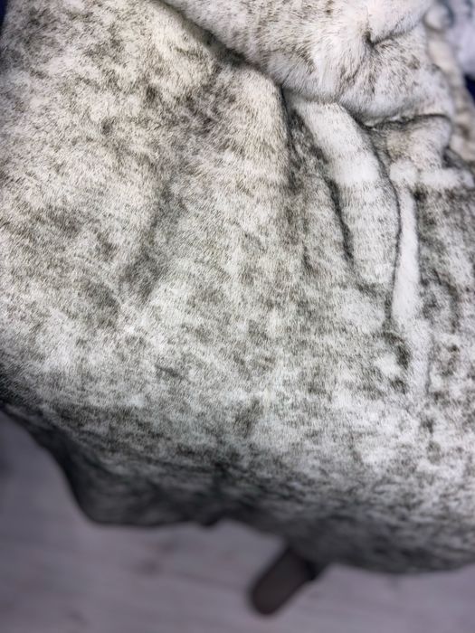 Haina blana artificiala lunga 4XL