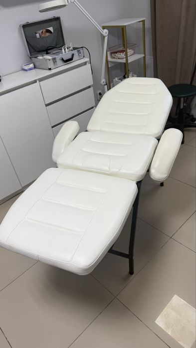 Кушетка кожанная