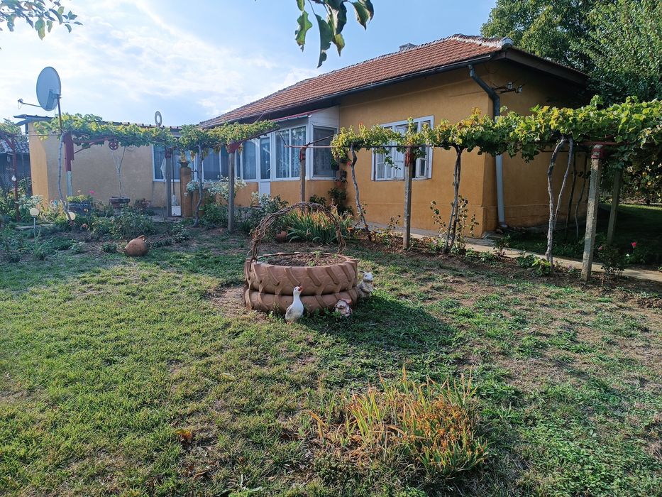 Къща с 2 дка двор, с.Ситово, обл. Силистра