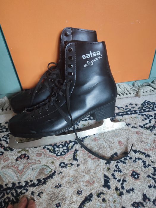 Продам коньки...