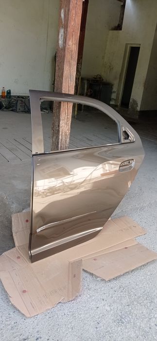 Кобальт эшик орка час томон.