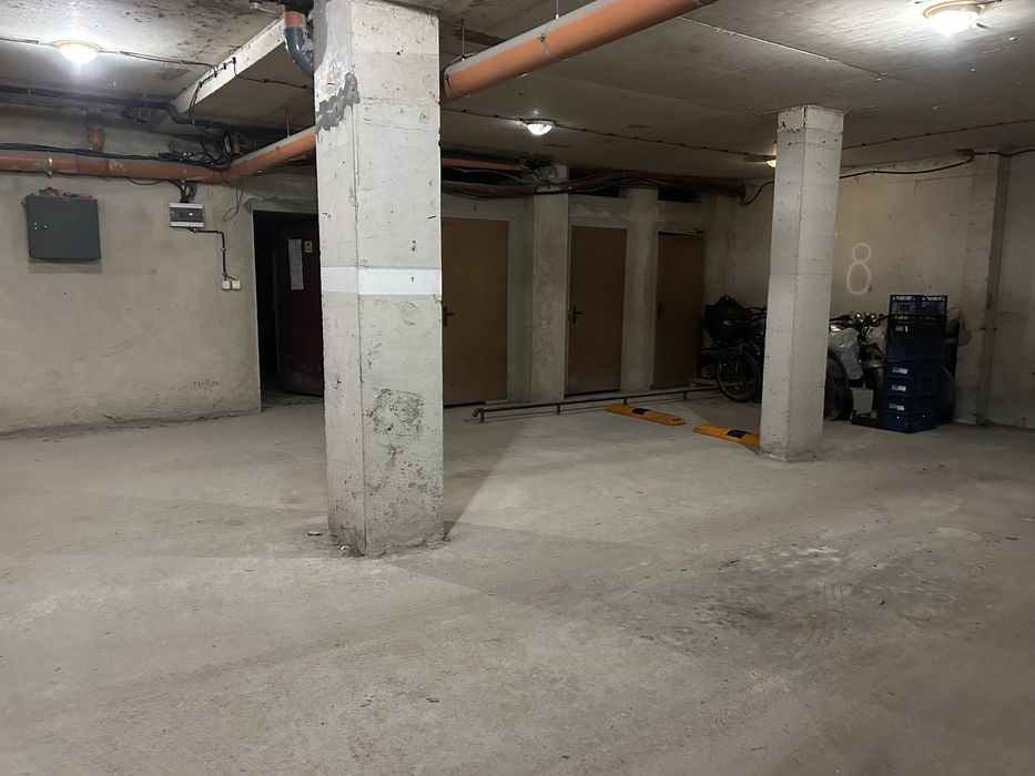 Дава се под наем Гараж / Паркомясто в Варна, Конфуто - 12 кв.м за 127.5 € - Снимка #2