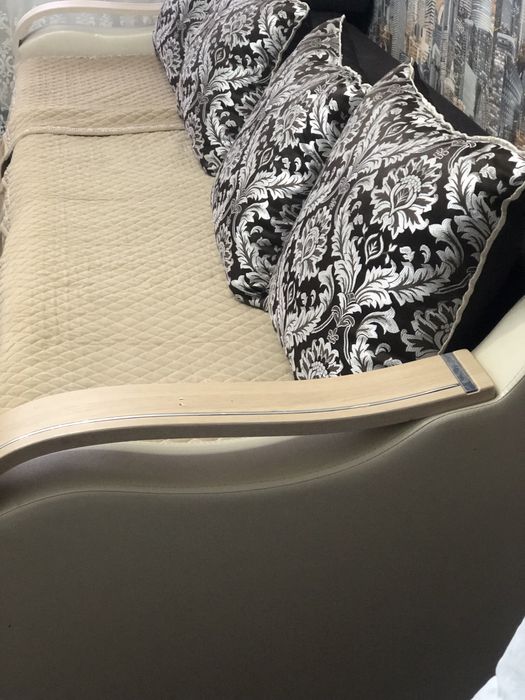 Мяхкий уголок  для зала  (диван)…