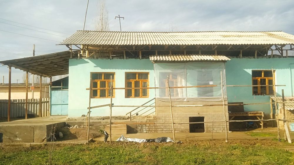 Үй сотилади 9.8 сотх