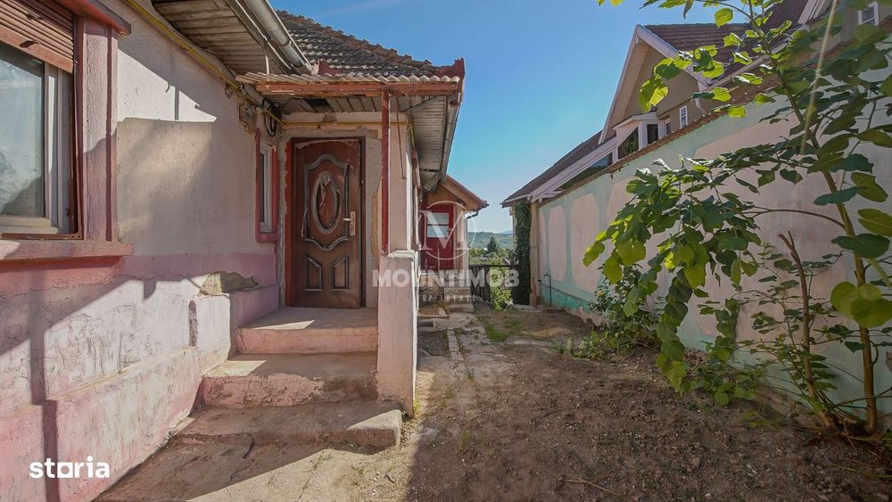 Casa 80 mp cu potential, curte proprie 446 mp renovatala interior