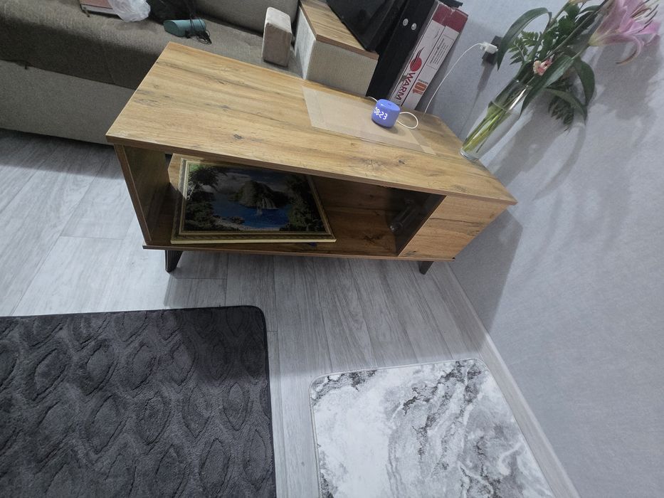 Продам стол и диван