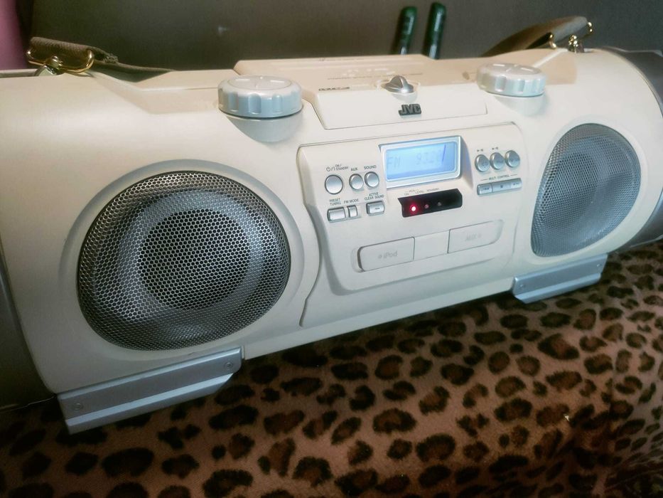 JVC Kaboom RV-NB20W Portable Powered Subwoofer