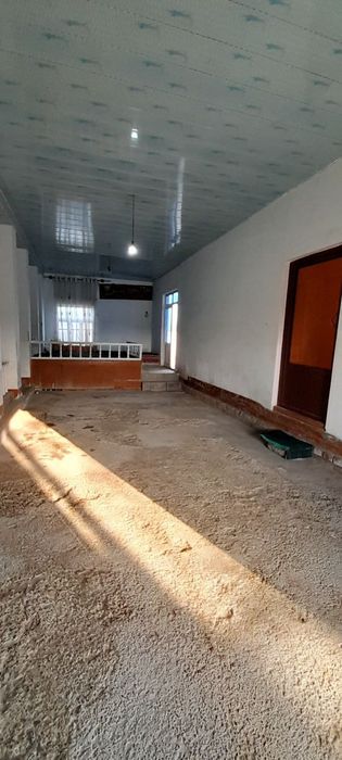 Uy sotiladi hamma sharoit bor