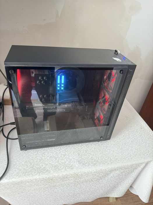 Core i7-9900k. rtx 2080 super. 16 ram. ssd 1tb.