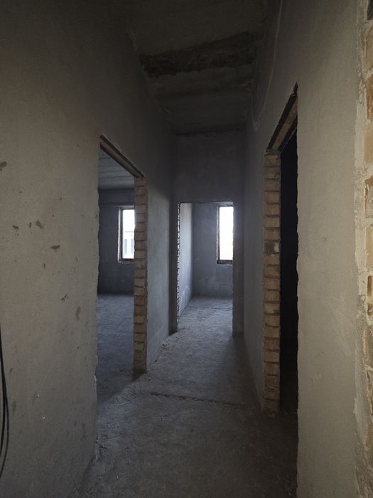 1-xonali karopka uy sotiladi