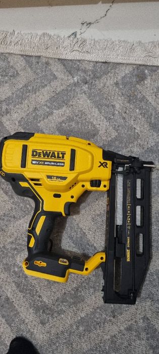 Pistol Cuie Dewalt