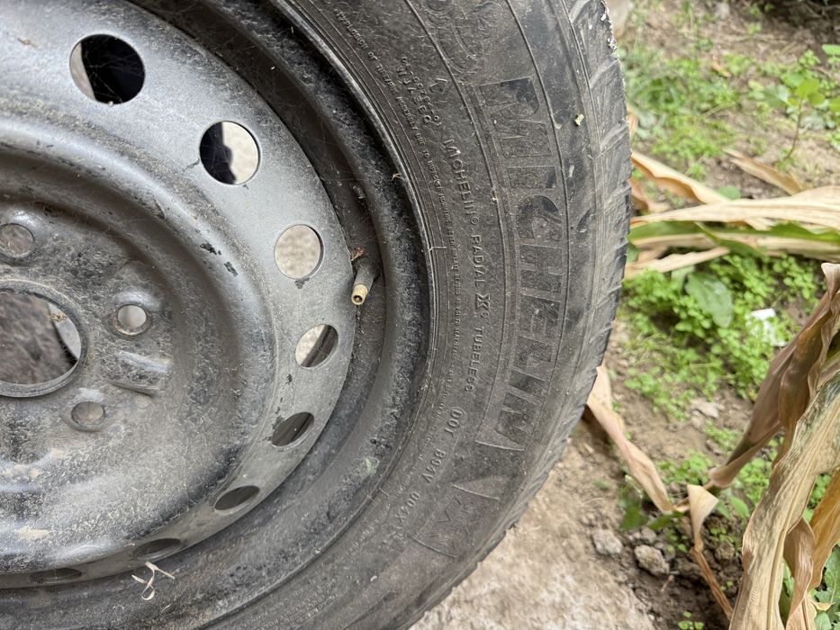 Michelin 225/70/16 114/3