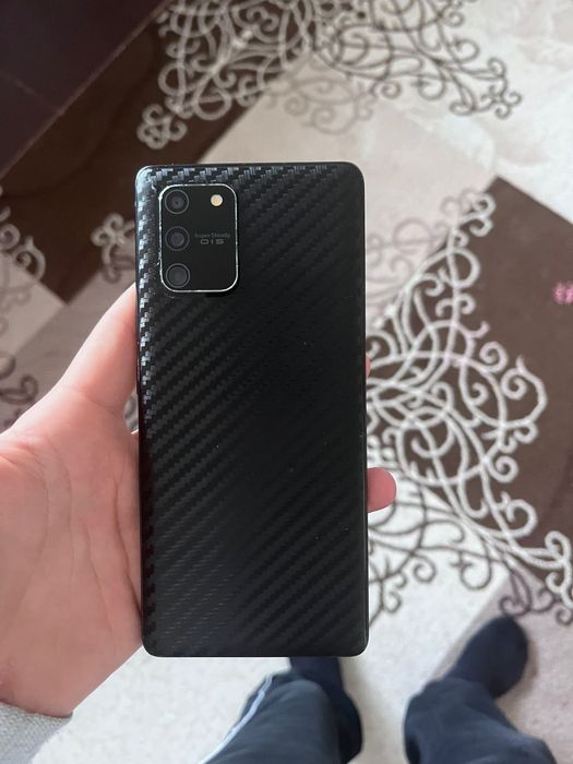 продаю Samsung s10 lite