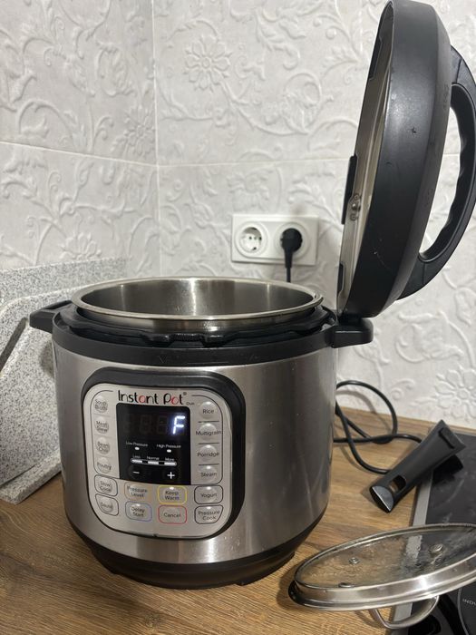 Скороварка-мультиварка instant pot
