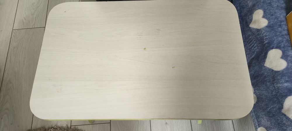 Детский стол со стулом