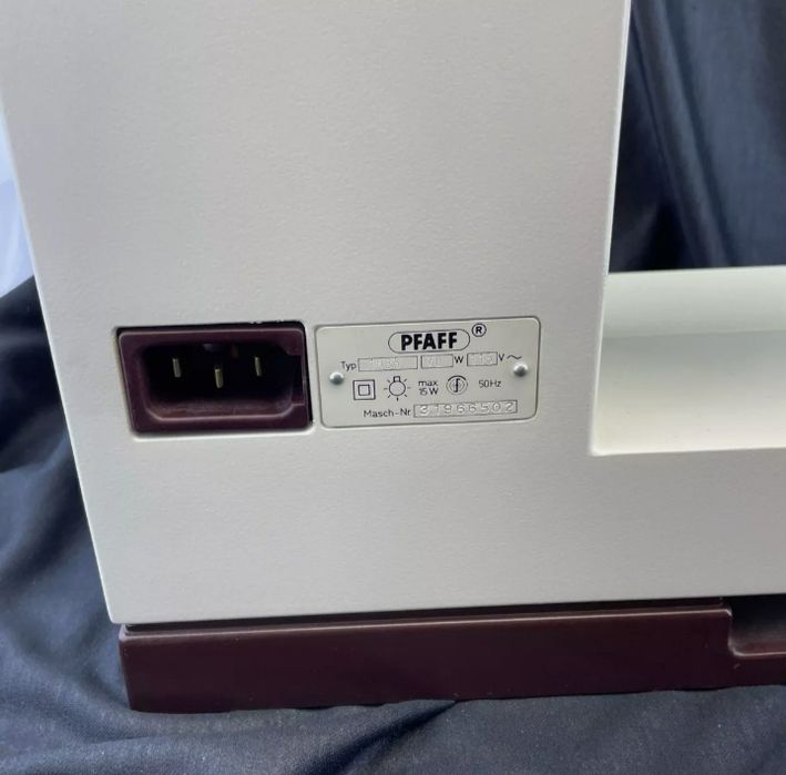 Masina de cusut  PFAFF