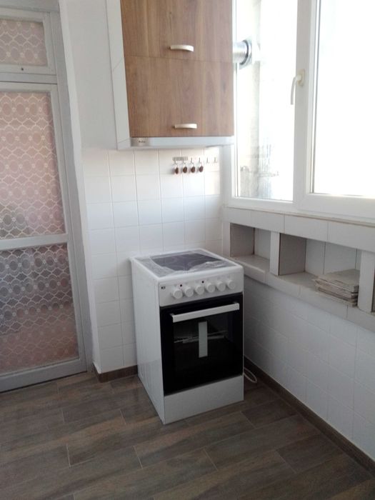 Дава се под наем Тристаен апартамент в Плевен, Дружба 1 - 120 кв.м за 714 € - Снимка #3