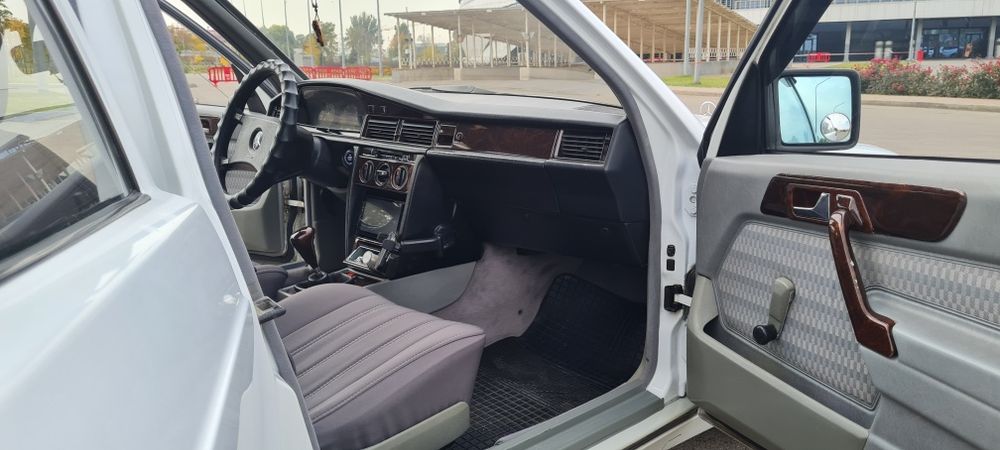 Мерседес Бенц  190й