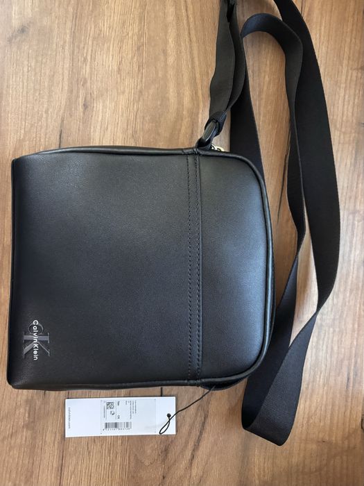 Чисто Нова Оригинална Мъжка Чанта CALVIN KLEIN LV04G3014G