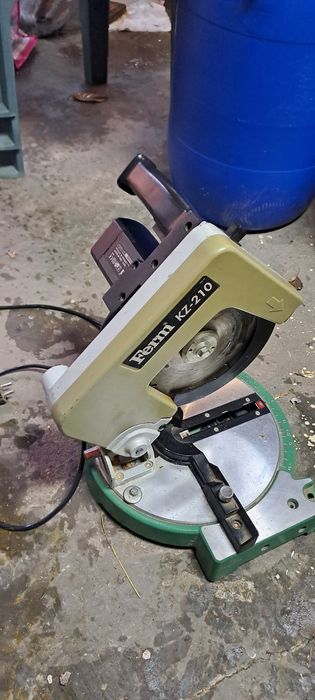 Циркуляр за рязане на дърво и метал