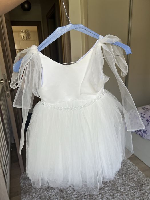 Приказна тюлена бяла рокля размер 1-2год