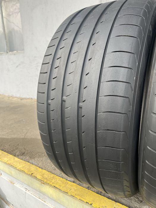 2 бр. летни гуми 305/35/23 Yokohama DOT 0418 5,5 mm