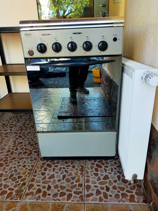 Aragaz Zanussi inox