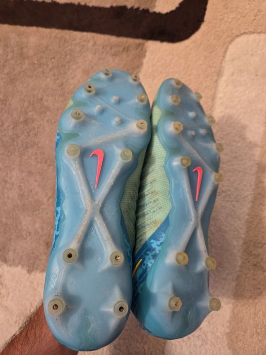 Vand ghete de fotbal profesionale Ghete de fotbal Nike PHANTOM LUNA II ELITE LV8 FG in stare foarte buna