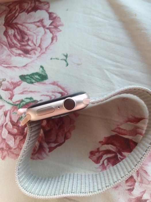 Час Apple watch 4