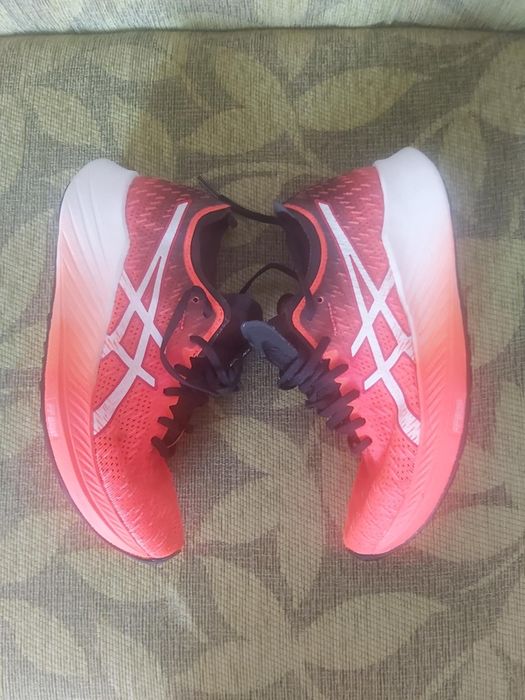 Маратонки  Asics magic speed