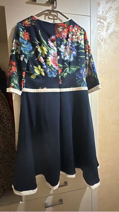 Рокля на Томи-Н ……..