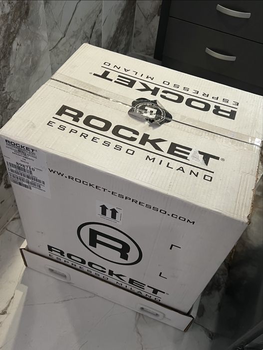 Rocket Appartamento Еспресо Машина