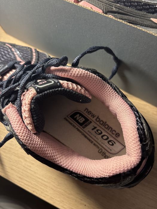new balance 1906 black/pink