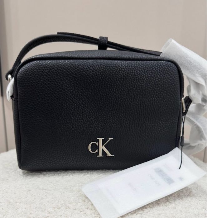 В наличии сумки оригинал новые