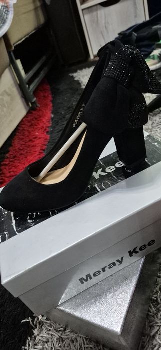 Женские новые туфли