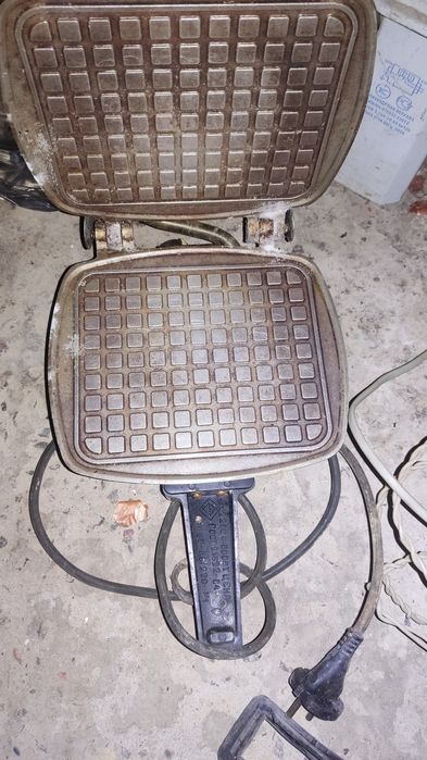 Продаётся вафельница СССР бу