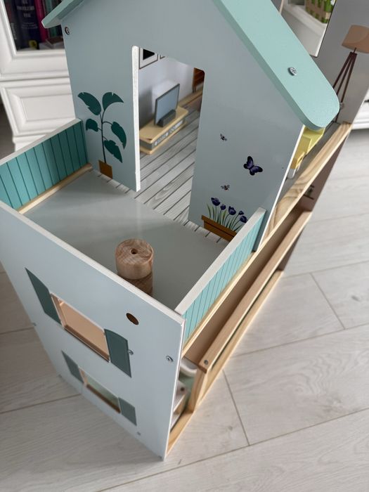 Casuta din lemn pentru copii