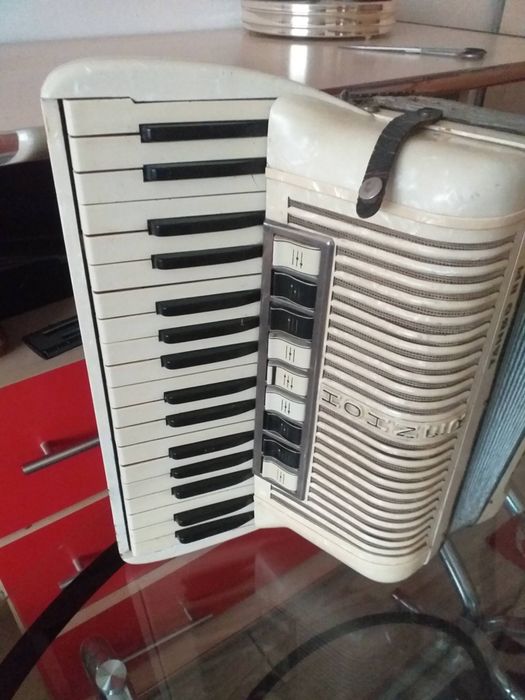 Vand acordeon Hohner ,Tango ll M.