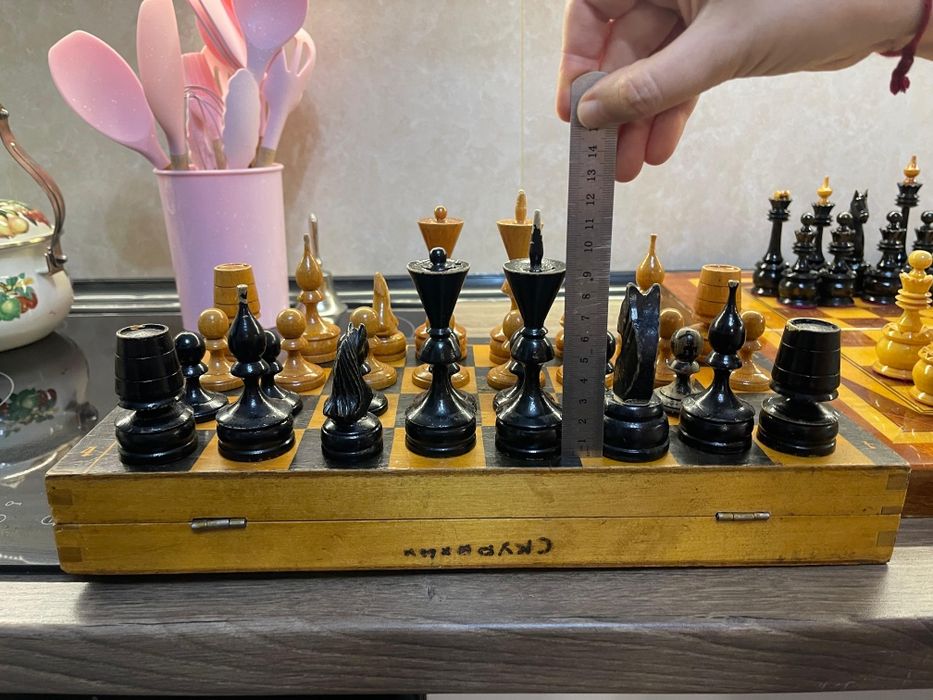 Шахматы, Ручная работа.