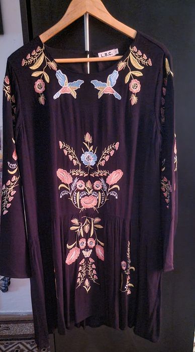 Rochie cu broderie 42 L-XL