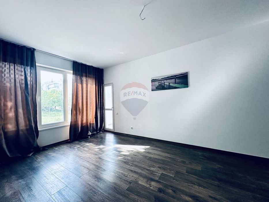 Продава се Тристаен апартамент в Балчик - 95 кв.м за 818 €/кв.м - Снимка #2