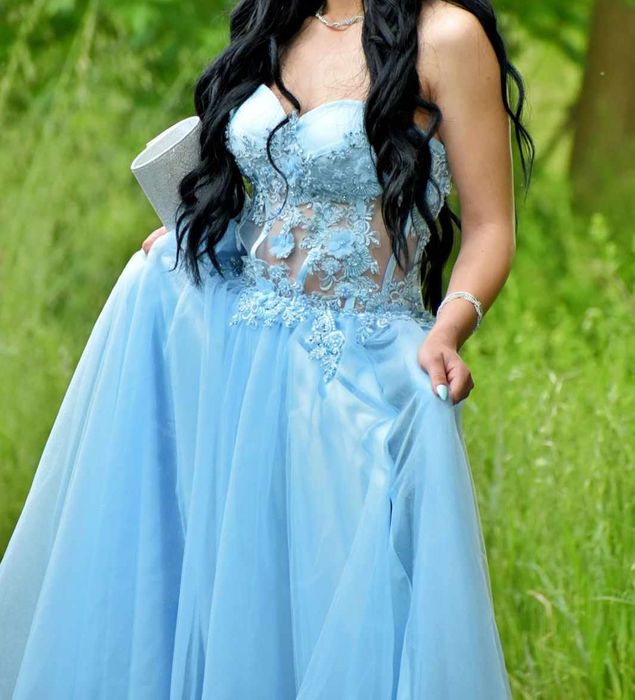 Симпатична бална рокля