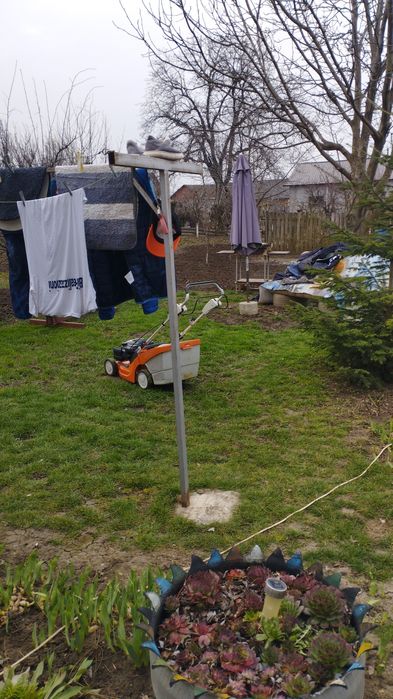 Mașină de tuns gazon