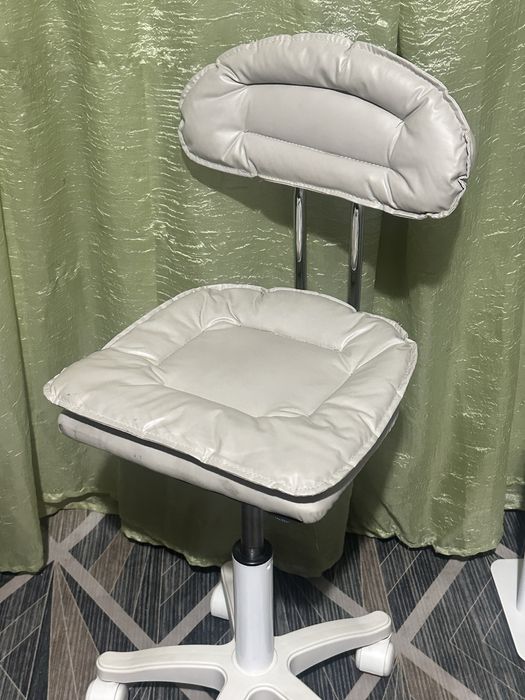 Продам стул для мастера