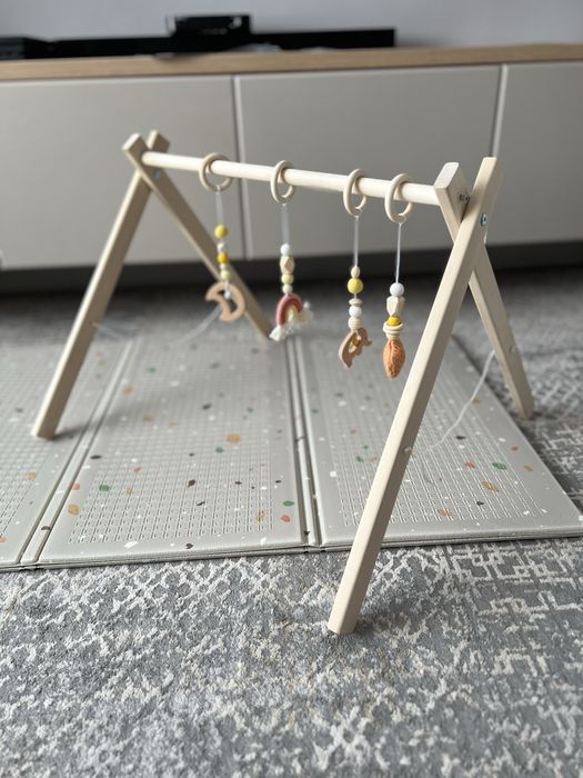 Мобиль деревянный с подвесами