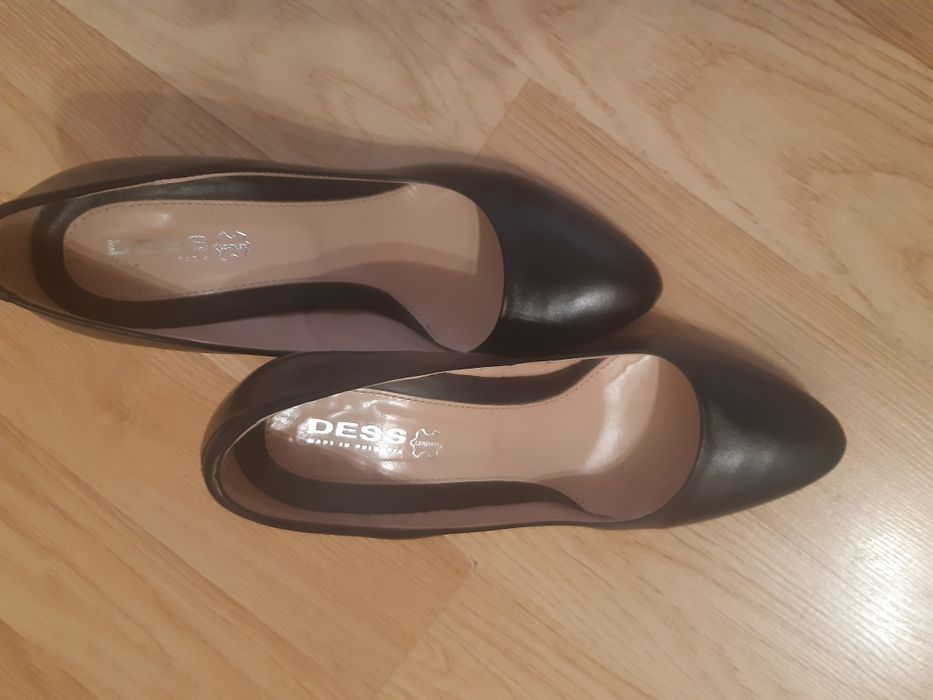 Дамски кожени обувки